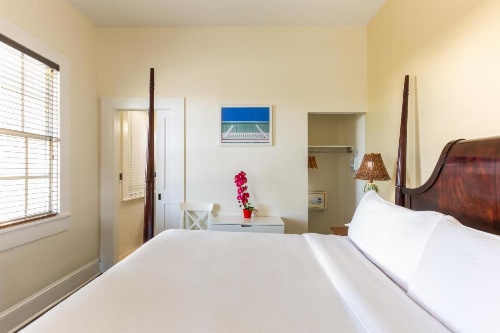 Southernmost Inn Adult Exclusive image 23